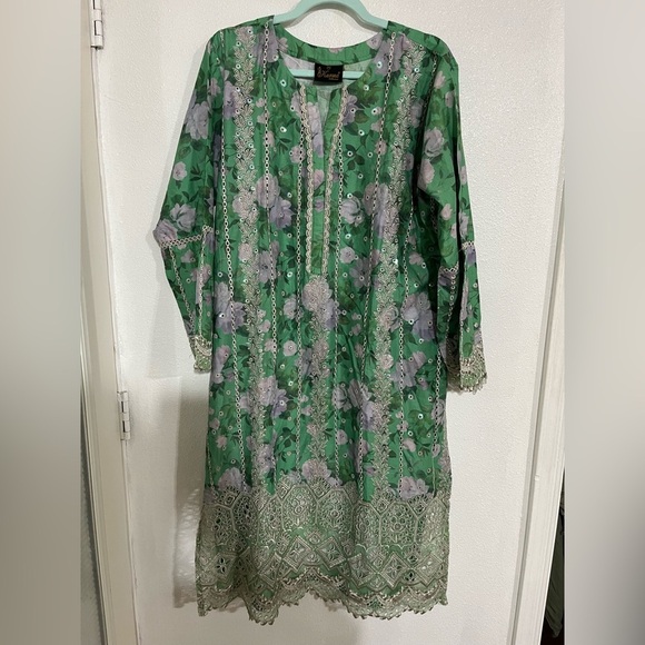 Karma collection tunic long top embroidered XL print - Picture 1 of 5